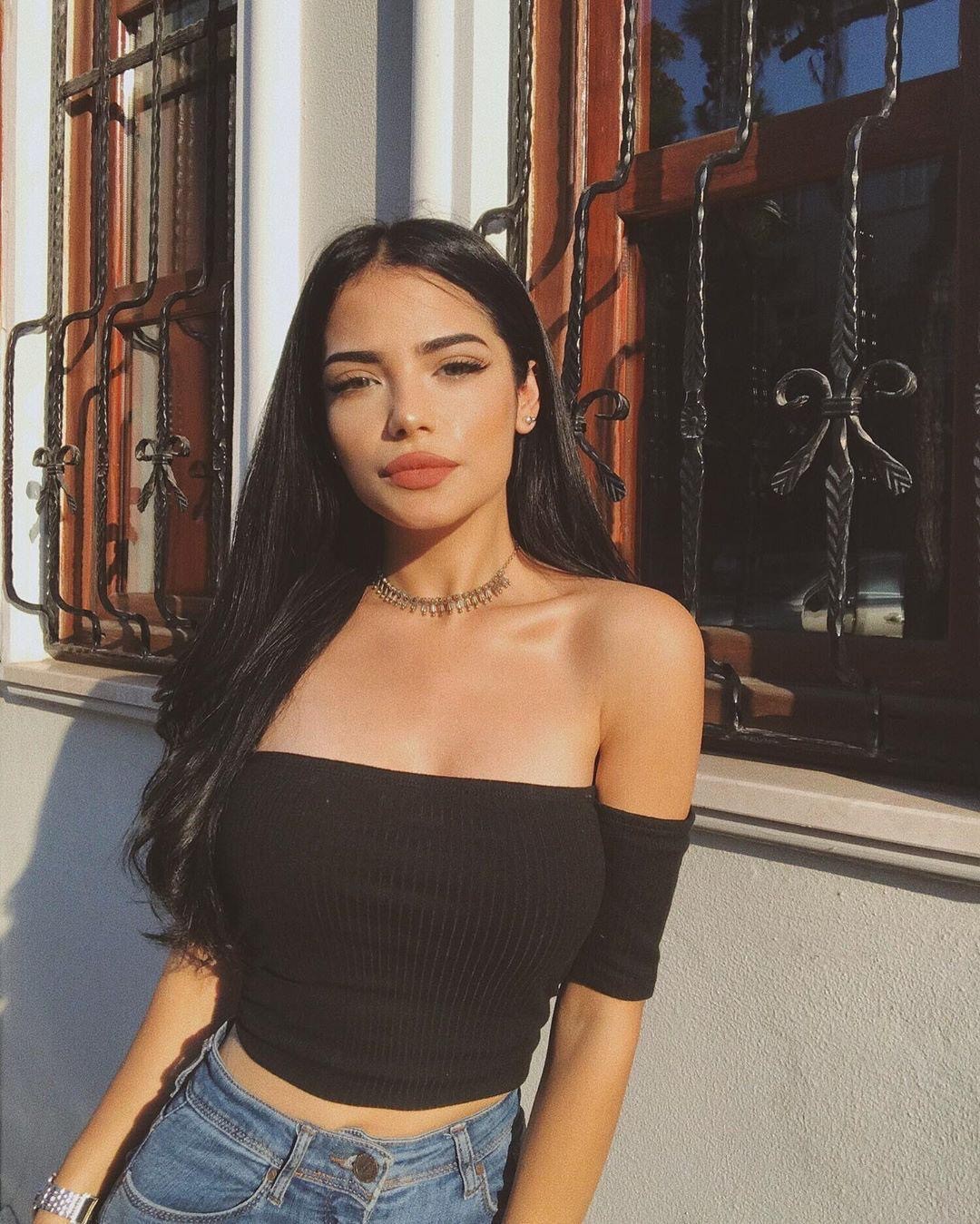Çengelköy Escort Melis Tutkuyla Bezeli Bir Gece