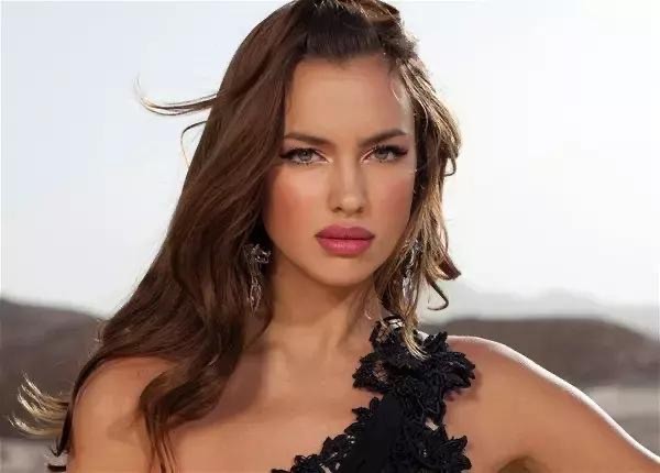 Gebze Escort Elif Sıradanlığın Tam Karşısında