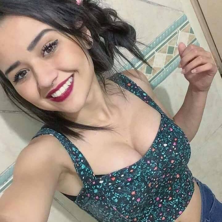 Gülce Hayatınıza Acıbadem Escort Ayrıcalığı Katıyor