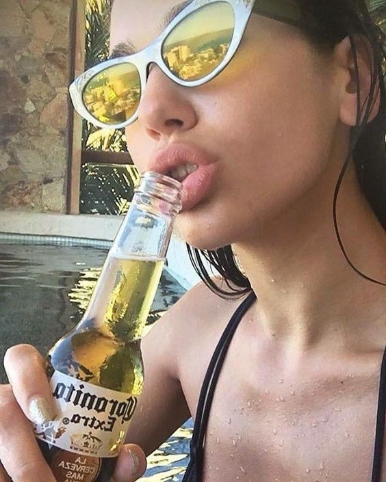 Küçükbakkalköy Escort Elif Her Geceyi Özel Kılıyor