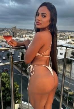 Tepeören Escort Derya Her Anı Değerli Kılan Kadın
